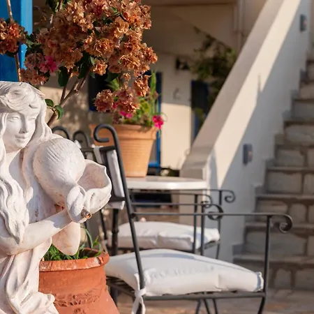 Agnadi Blue Daire Diakofti